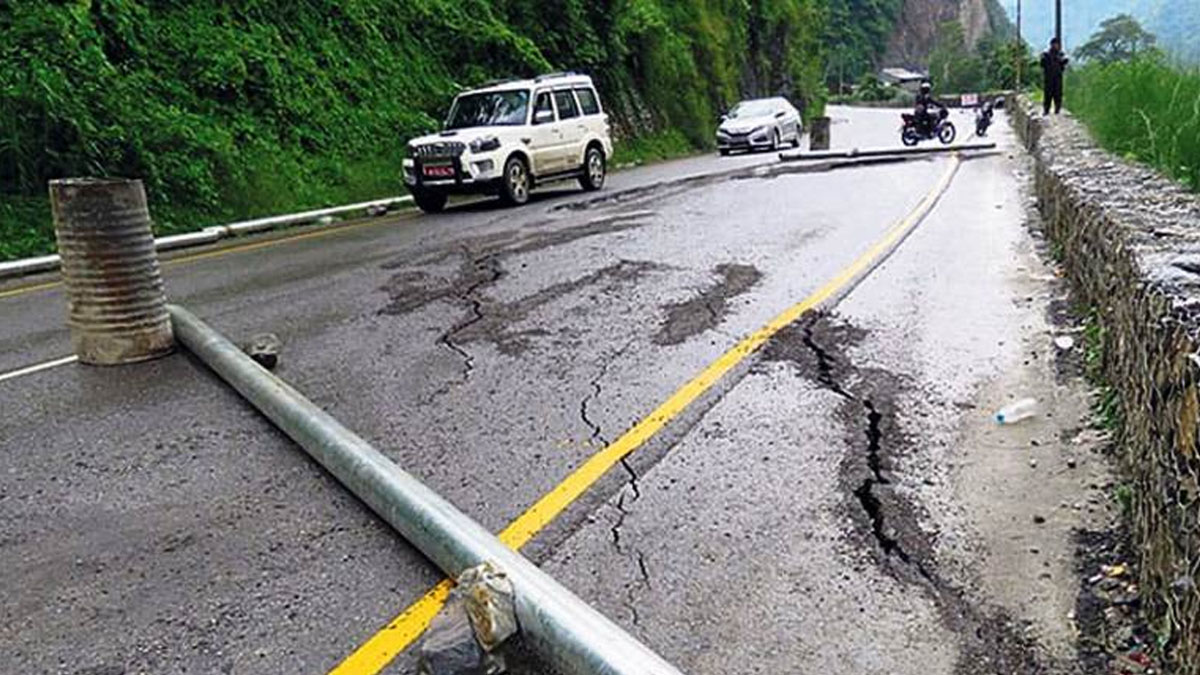 सडक भासिँदा पृथ्वीराजमार्ग अवरुद्व